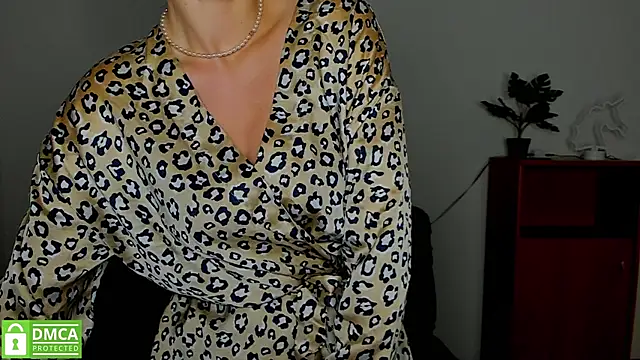 annakillianox online show from October 18, 5:21 am