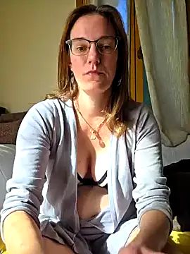 SpiceLea online show from September 30, 9:26 am