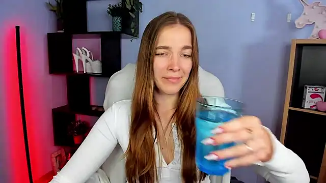 Snapshot of kenzie_x chatting on October 9, 6:50 am kenzie x online show from October 9, 6:50 am