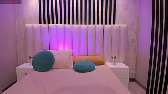 DonnaStonne online show from September 30, 4:51 am