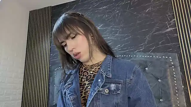 diosagolden online show from December 3, 8:33 pm