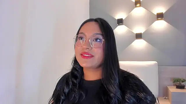 ellamontoya online show from September 19, 11:20 am