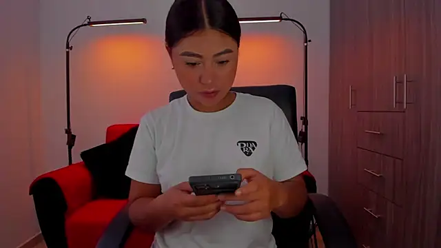 cloy baby   online show from December 15, 11:15 am