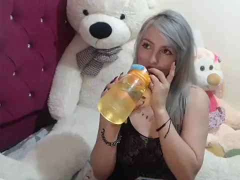 MOLLY4444 online show from February 23, 9:03 pm