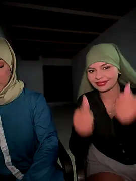 lalilamassu1 online show from September 27, 3:25 am