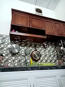    Erin    online show from October 25, 3:47 am