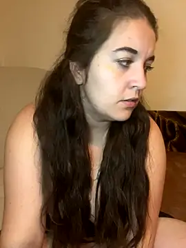 yzabell18 online show from December 15, 7:30 pm