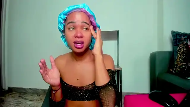 meghanSusexx online show from December 3, 10:12 pm