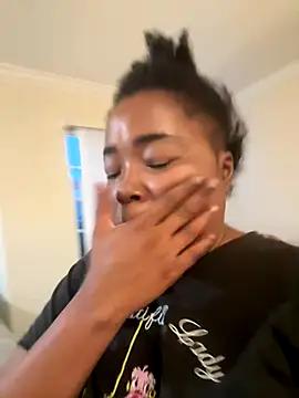 JCCaramelbarbie1 online show from December 13, 10:27 pm