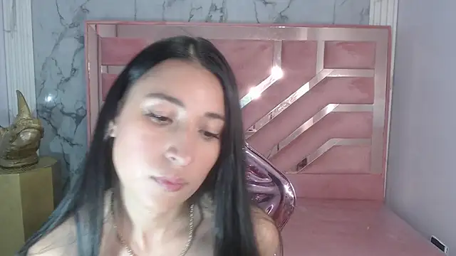 lizzyluk ch online show from September 18, 5:00 pm