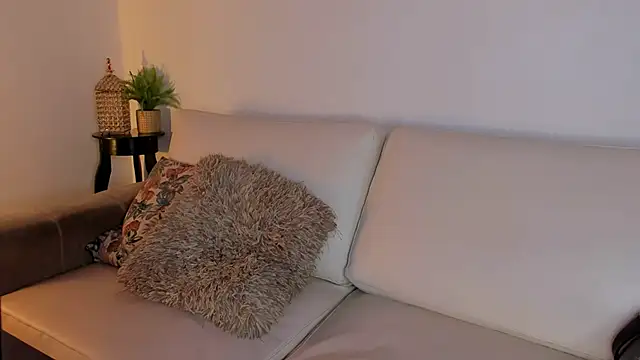 azzahara069 online show from December 4, 10:54 pm