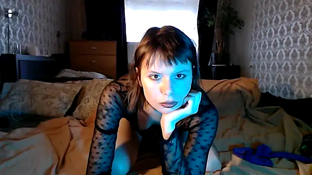 Vienaxtexasxparis online show from November 7, 10:10 am