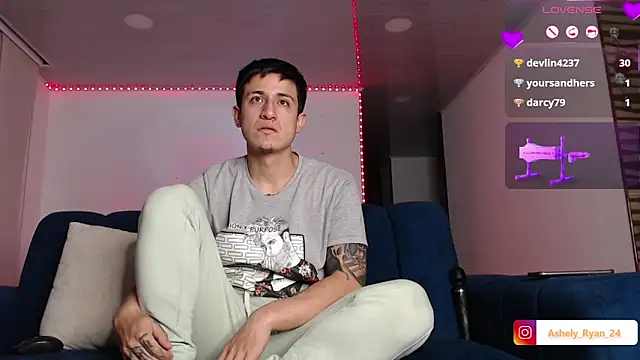 ashely ryan24 online show from November 12, 11:03 pm