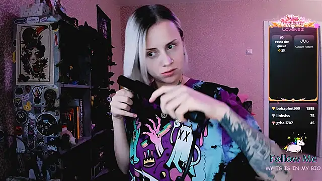 NaniMoore online show from January 16, 9:33 pm