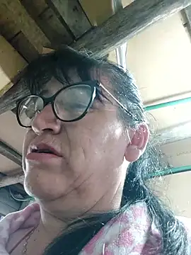 clarita 01 online show from November 22, 1:25 pm