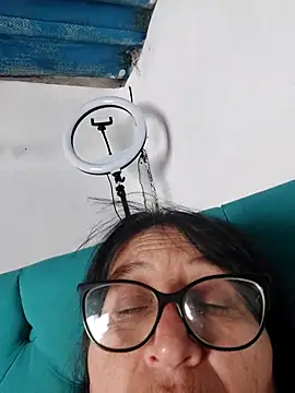 clarita 01 online show from November 29, 2:10 pm