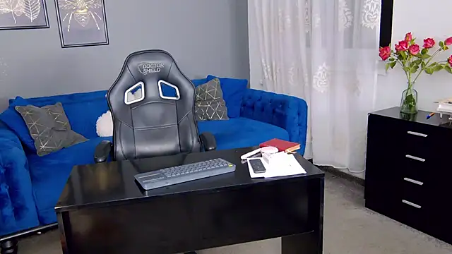 Snapshot of AnneHove chatting on October 24, 1:56 am AnneHove online show from October 24, 1:56 am