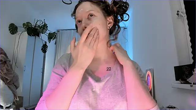 Viktoria Oliverr online show from November 29, 6:50 am