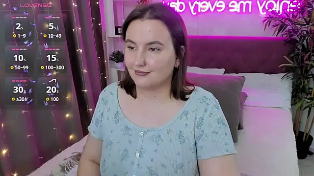 FeralPeach online show from November 6, 7:03 am