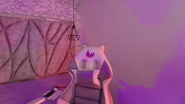 Queen perla  online show from November 28, 12:30 pm