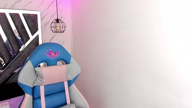 Queen perla  online show from October 26, 8:15 pm