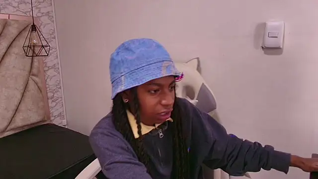 Queen perla  online show from December 4, 11:56 am