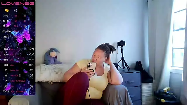 Milfshakecafe online show from October 2, 2:55 pm