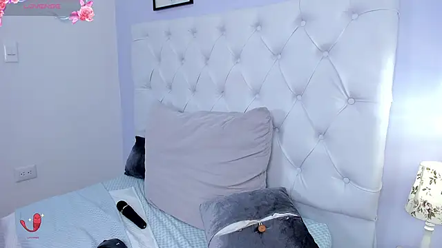 kitty kayo online show from October 4, 4:40 am