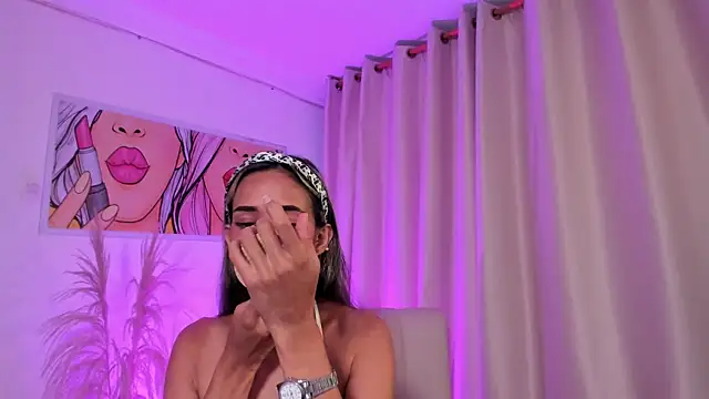 SkiinnyAna online show from November 14, 7:36 pm