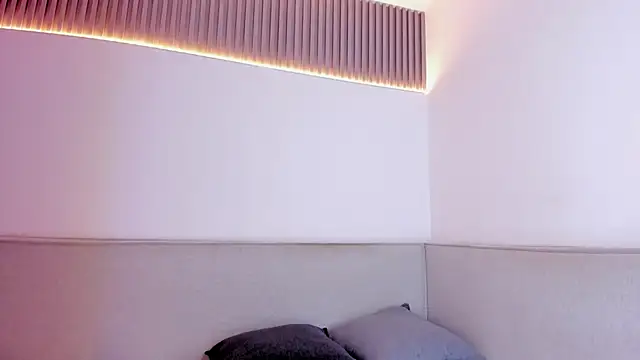 jasminehill  online show from February 28, 1:43 pm