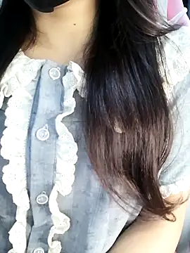 Snapshot of _Linez_ chatting on October 27, 4:02 pm  Linez  online show from October 27, 4:02 pm