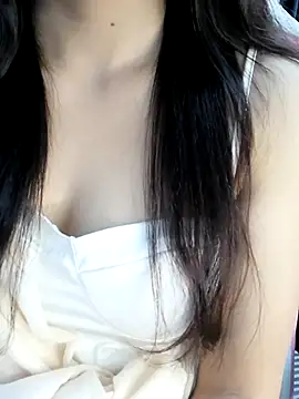 Snapshot of _Linez_ chatting on October 4, 7:07 pm  Linez  online show from October 4, 7:07 pm