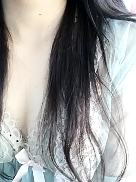 Snapshot of _Linez_ chatting on September 14, 6:28 pm  Linez  online show from September 14, 6:28 pm