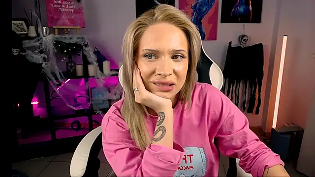 PDiddy  online show from November 4, 10:20 am