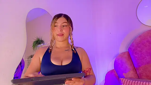 LilithSmith  online show from October 7, 11:47 am