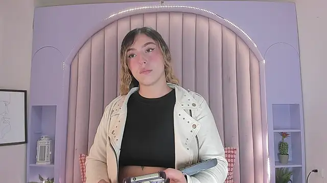 LilithSmith  online show from December 16, 11:38 am