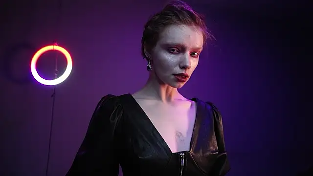 ginger hugs online show from February 23, 10:09 pm