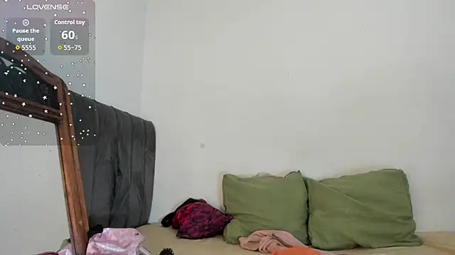 latinaStepmom online show from September 26, 1:42 pm