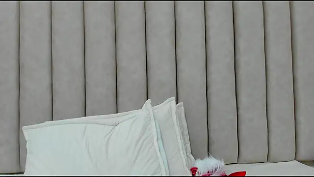 FreyaMoller online show from December 22, 1:58 pm