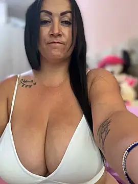 Milk chloe online show from September 15, 7:32 pm