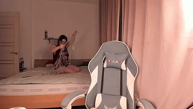 alisahug online show from November 30, 2:54 pm