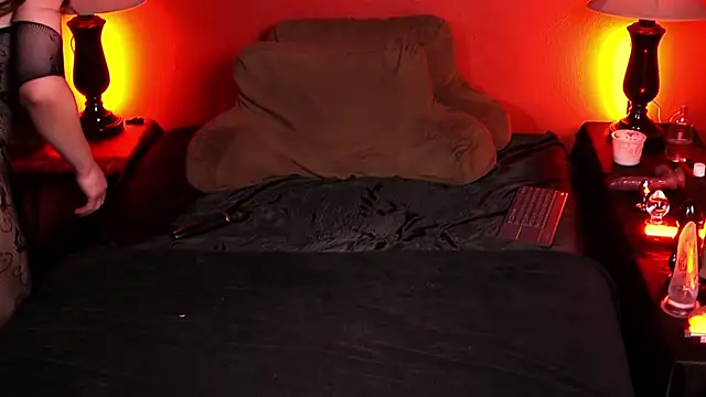 JenniferCD online show from November 11, 7:22 pm