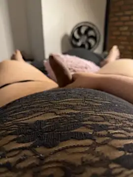 valenthottie online show from February 19, 4:12 am