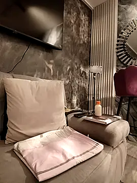 IsisBlake online show from September 23, 12:20 am