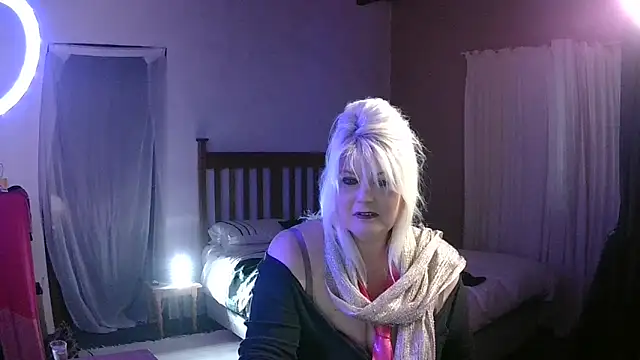 Miahotmilf online show from February 13, 7:59 pm