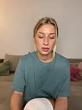 belle98 online show from October 28, 3:40 pm