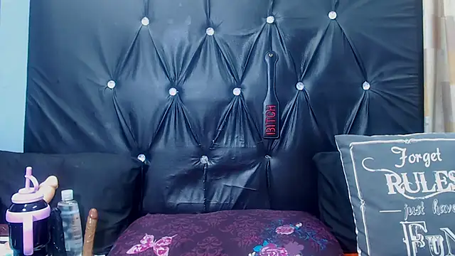 spicydiver38 online show from November 26, 9:38 pm