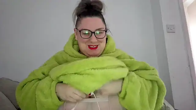 Bustycurves online show from November 22, 12:19 pm