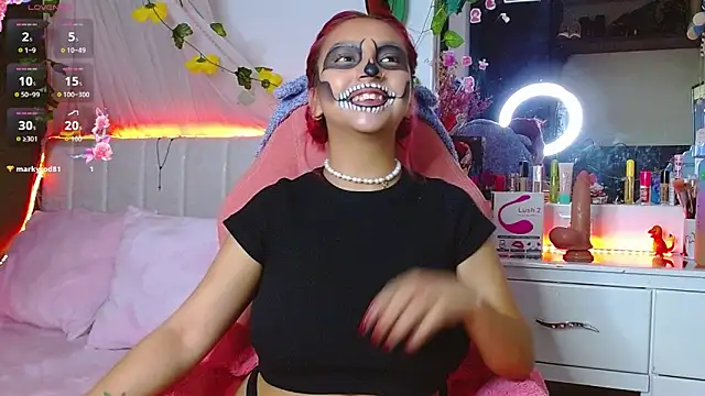 Snapshot of Littlerouse_ chatting on October 13, 6:38 am Littlerouse online show from October 13, 6:38 am