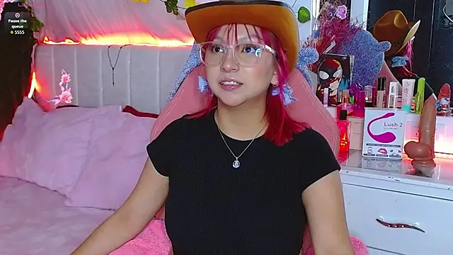 Snapshot of Littlerouse_ chatting on October 10, 3:44 am Littlerouse online show from October 10, 3:44 am